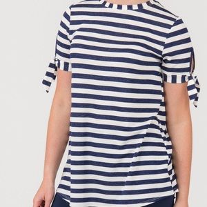 Agnes & Dora Tie Sleeve Top 3XL